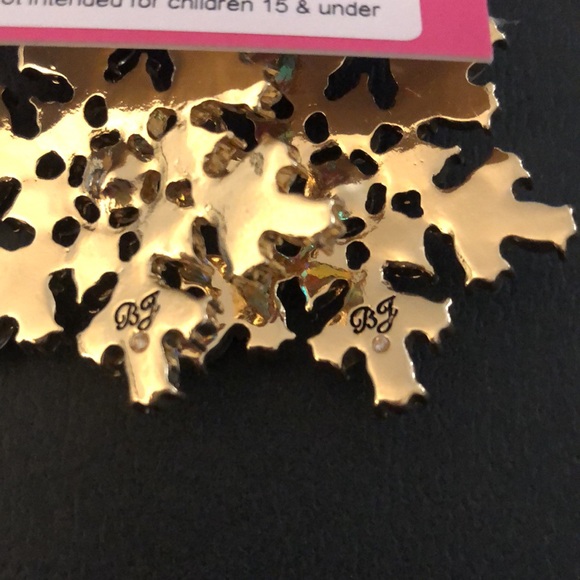 Betsey Johnson Gold Tone Snowflake Drop Earrings Iridescent Crystal Accents NWT - Picture 11 of 13
